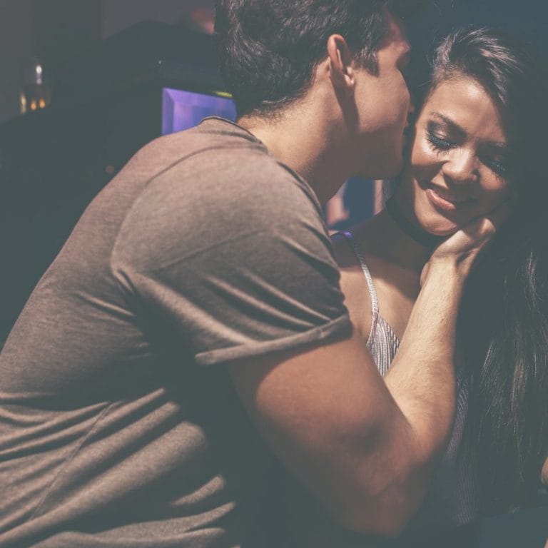 6 Sexy Steps for a Romantic and Passionate Night In